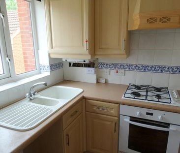 2 bedroom terraced house to rent - Photo 4