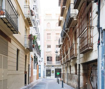 Flat for rent in Plaza del Ayuntamiento - Photo 6