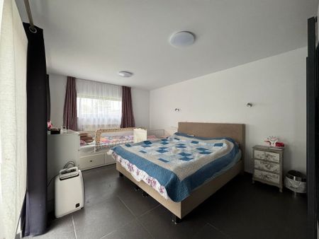 Charmante woning met 2 slaapkamers en ruime tuin te Izegem - Photo 5