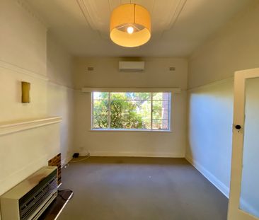 34 Olinda Street, CAULFIELD SOUTH - Photo 2