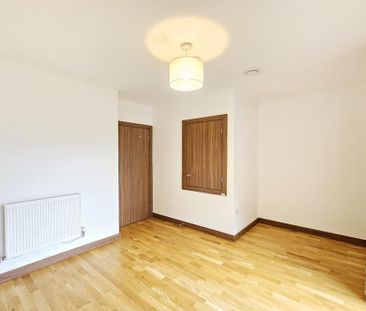 2 bedroom semi-detached house to rent - Photo 6