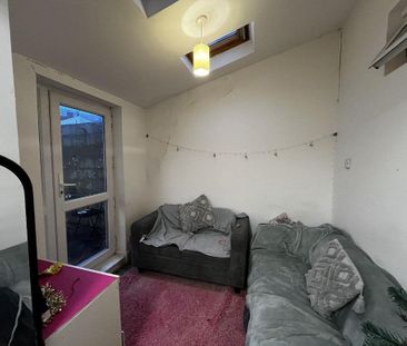 5 bedroom house to rent - Photo 1