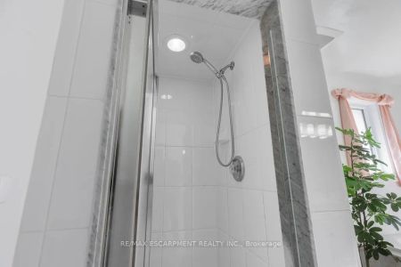 Detached Home For Lease | W9251835 - Photo 3