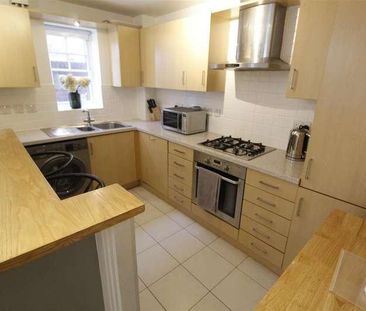 High Road, Byfleet, KT14 - Photo 2