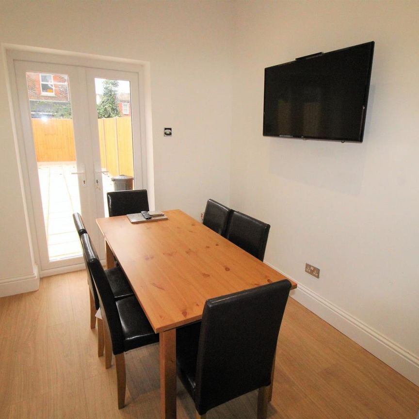 House - Terraced For Rent Wyndcliffe Road, Southsea - Photo 1