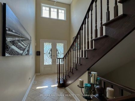 Detached Home For Lease | N9246351 - Photo 5