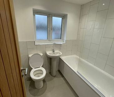 4 Bed Terraced House, Hellier Walk, BS13 - Photo 4