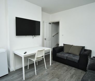 56 Rendell Street - Photo 2