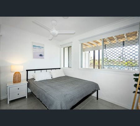 2/1 Miller Street, Bargara, Qld 4670 - Photo 2