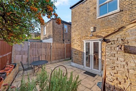 Radbourne Road, London, SW12 - Photo 4