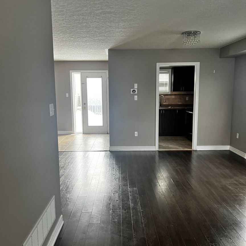 For Lease - 9 Admiral Crescent, Essa, Ontario - Photo 1