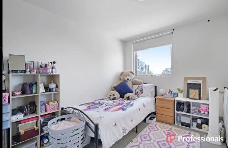 “Modern Urban Living in the Heart of Footscray” - Photo 5