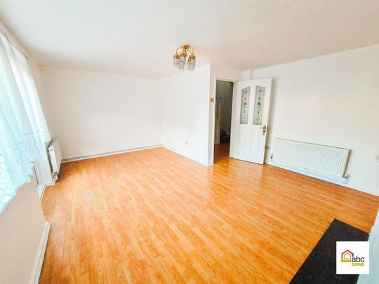 3 bedroom maisonette to rent - Photo 1