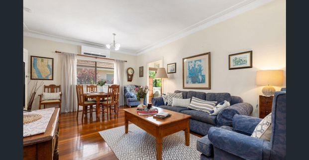 Charming Country-Cottage Style Home – Steps to Morningside Central & Transport - Photo 1