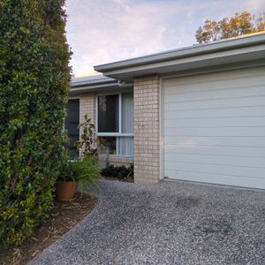 Wynnum West - Photo 2