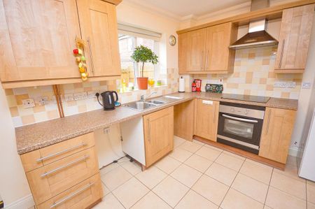 3 bedroom link detached house to rent - Photo 5