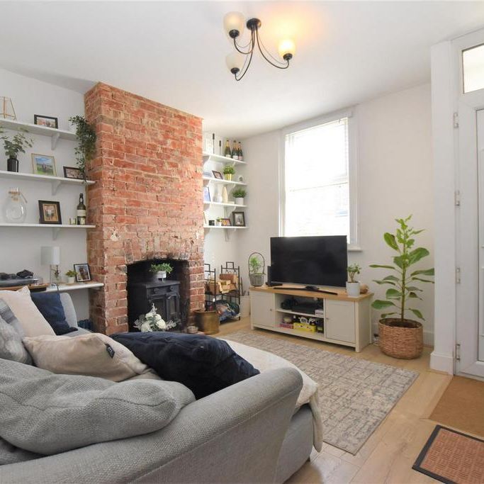 3 bedroom terraced house to rent - Photo 1