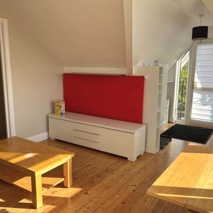 2 bed flat to rent - Photo 1