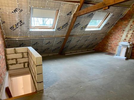 Ruime gerenoveerde en instapklare woning met 4 slpks en grote tuin ! - Photo 3