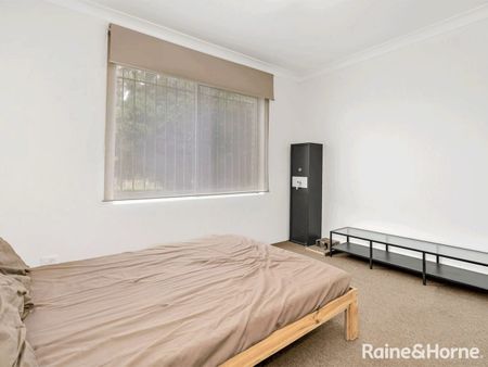 2 Bedroom Unit in Central Parramatta! - Photo 3