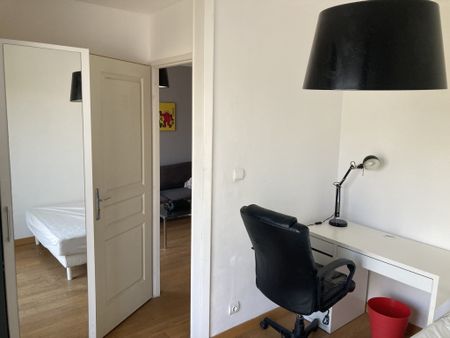 Location Appartement 4 pièces 69m² MARSEILLE 5ème - Photo 5