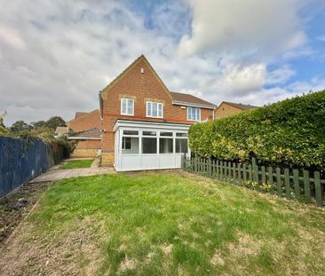3 bedroom semi-detached house to rent - Photo 6