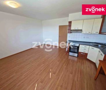 Pronájem bytu 1+kk ve Zlíně na Podlesí - Fotografie 2