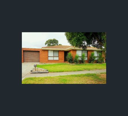20 Ronald Road, Truganina, Vic 3029 - Photo 3