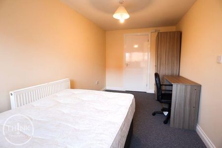 5 bedroom detached house to rent - Photo 3