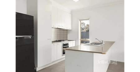 Modern Four-Bedroom Living with Space to Entertain - Photo 5