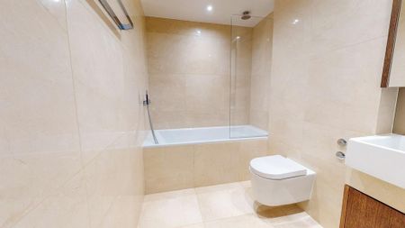 3 bedroom flat to rent - Photo 4