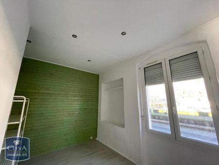 Location Appartement 4 pièces 121m² LE CHAMBON FEUGEROLLES 42500 - Photo 4