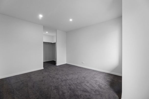 A SPACIOUS FAMILY RETREAT – TOWNHOUSE LIVING AT ITS BEST - Photo 1
