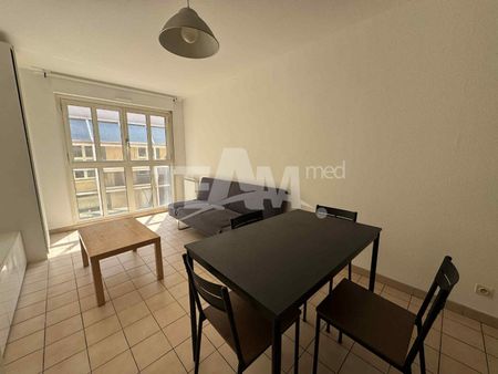 Location Appartement 2 pièces 43m² SETE 34200 - Photo 3