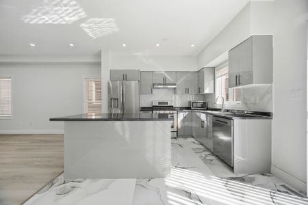 For Lease - 5610 Freshwater Drive, Mississauga, Ontario - Photo 4