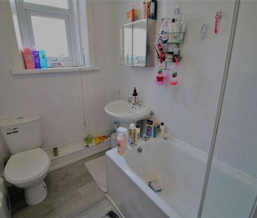 4 bedroom maisonette to rent - Photo 4
