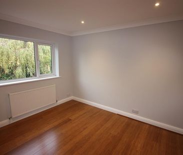 Lawrence Close, Guildford, Surrey, GU4 - Photo 5