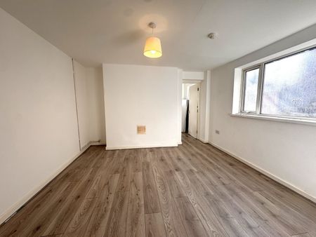 Stacey Road, Cardiff - Photo 2