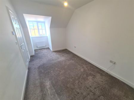 Galba Avenue, Off Higham Lane, Nuneaton, CV11 - Photo 4