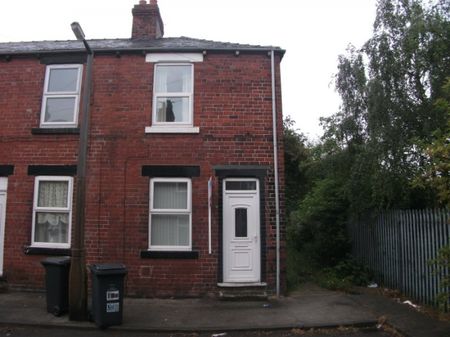 2 bed Terraced - To Let - Photo 4
