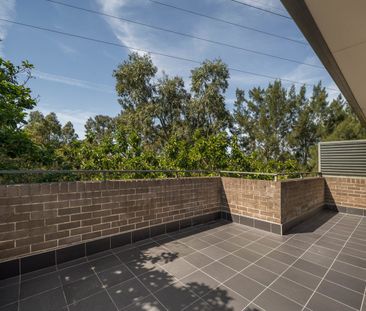 Modern One-Bedroom Townhouse with Huge Courtyard - Photo 4