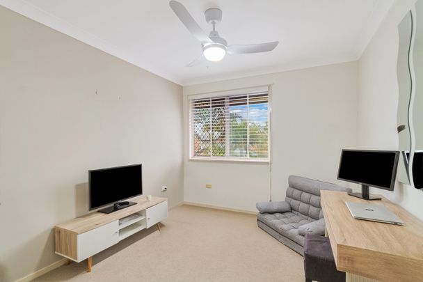 TOWNHOUSE LOCATED IN THE POPULAR "KIRRA SHORES" - Photo 1
