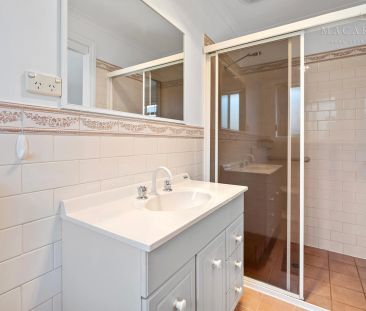 36 Fay Avenue, Kooringal NSW 2650 - Photo 6