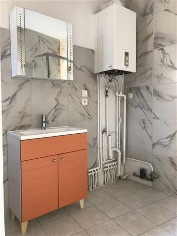 Location Maison 2 pièces 65m² MONISTROL SUR LOIRE 43120 - Photo 3