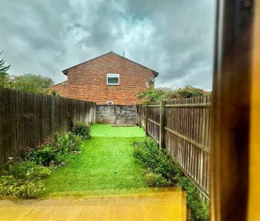 2 bedroom end of terrace house to rent - Photo 3
