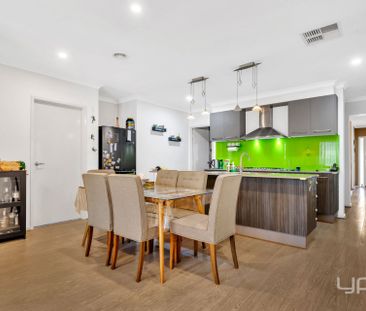 Stylish Family Living in Waterhaven Estate !! - Photo 2