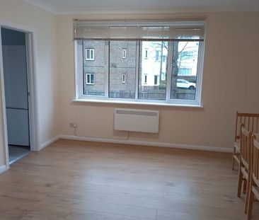 1 Bed Flat, Canberra Close, NW4 - Photo 1