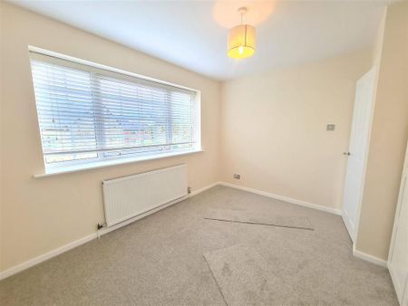 4 bedroom detached house to rent - Photo 4