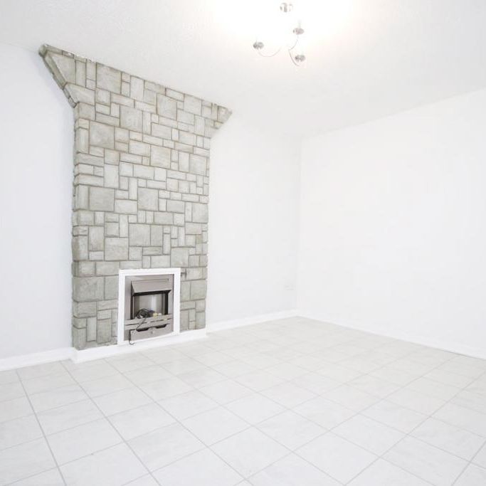 4 bedroom terraced house to rent - Photo 1