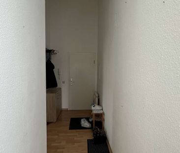 Tolle 3-Zimmer-Wohnung || Große Terrasse - Einbauküche - Stellplatz - Photo 2